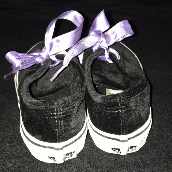 Black Velvet Toddler girls Vans size 12 EUC - Picture 5 of 8